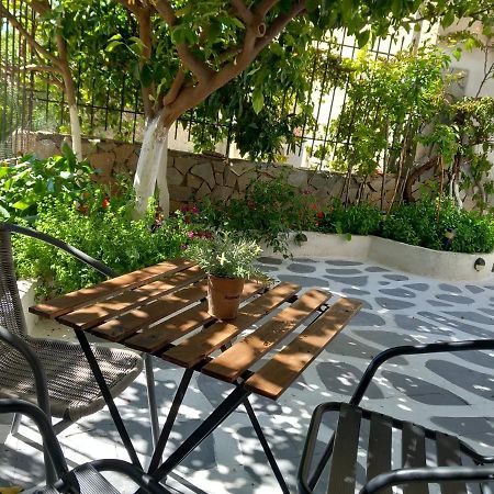 Studio In Garden Poros Town 外观 照片