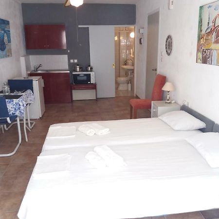 Studio In Garden Poros Town 外观 照片