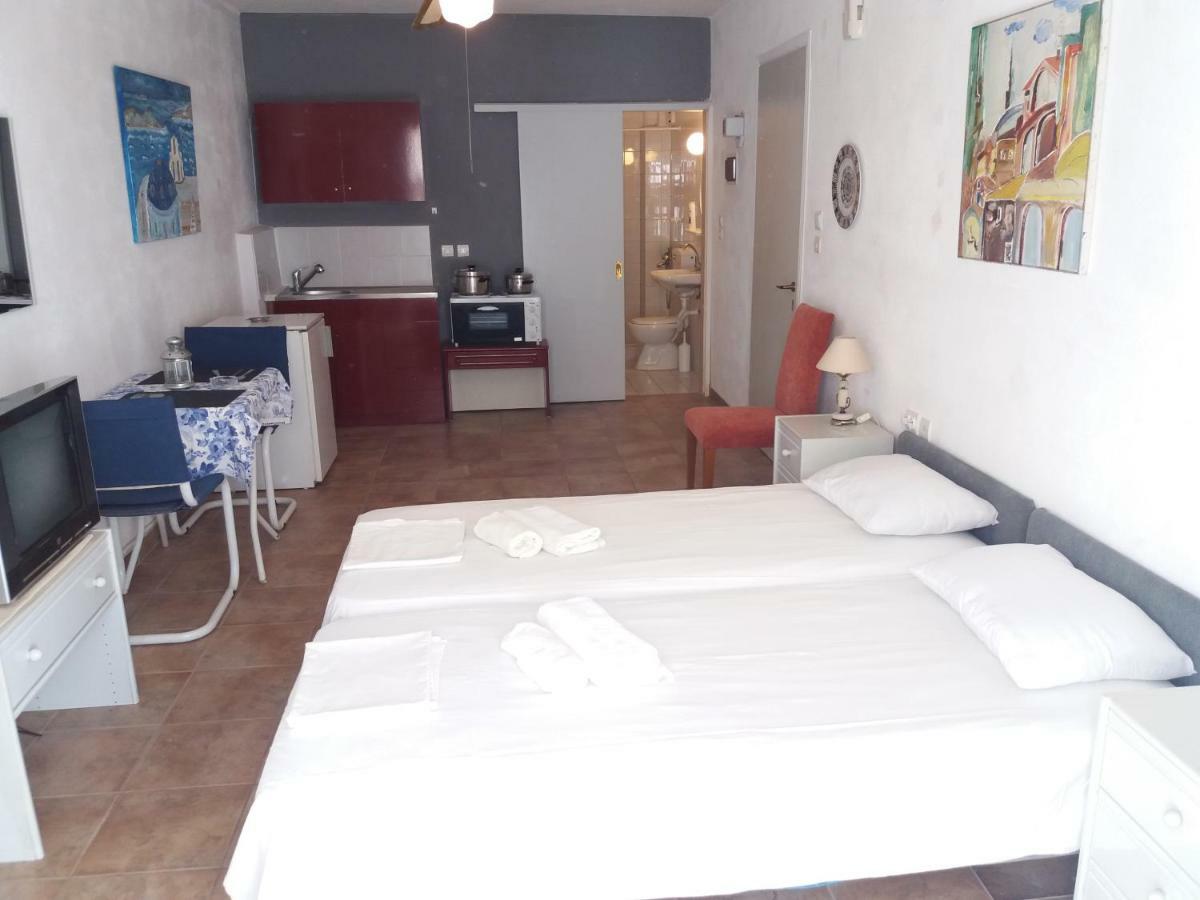 Studio In Garden Poros Town 外观 照片