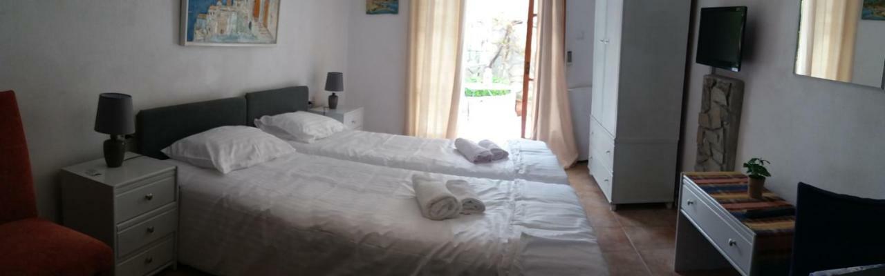 Studio In Garden Poros Town 外观 照片