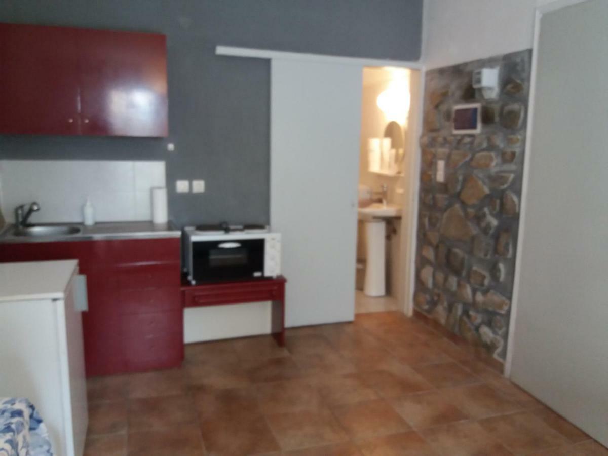 Studio In Garden Poros Town 外观 照片